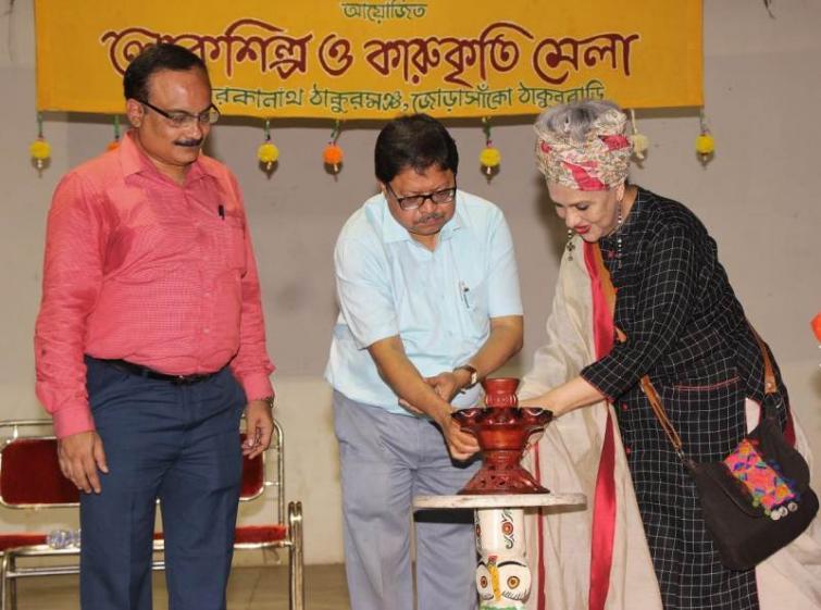 Kolkata: Lokshilpa O Karukriti Mela held at Jorasanko Thakurbari Kolkata: Lokshilpa O Karukriti Mela held at Jorasanko Thakurbari