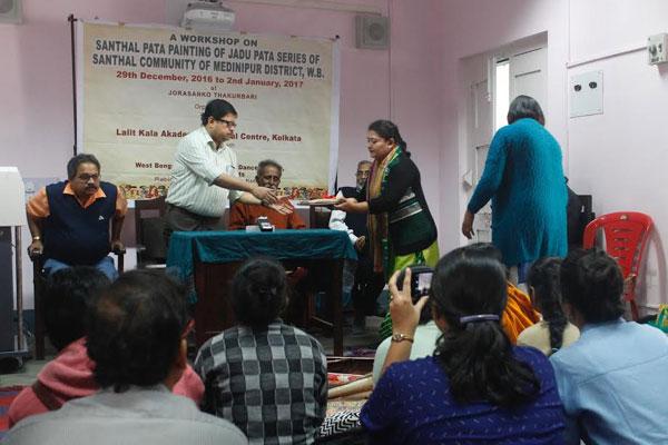 Kolkata: Workshop on tribal art form organised in RBU Kolkata: Workshop on tribal art form organised in RBU