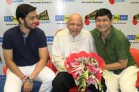 Mehmood Ali wins the 92.7 BIG FMs Hit Thhe Hit Rahenge award