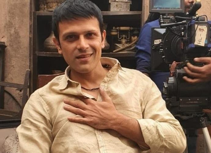 Abhishek Singh plays a street con in Rohosyo Romancho series Season 2 Abhishek Singh plays a street con in Rohosyo Romancho series Season 2