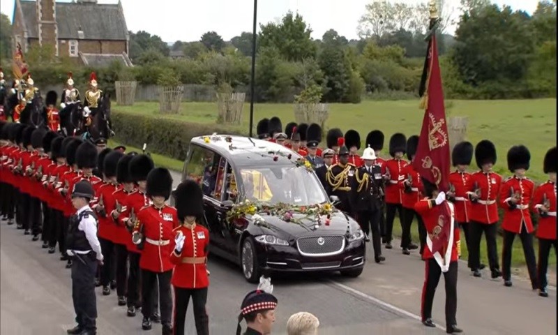 Queen Elizabeth's coffin lowered into royal vault ahead of private burial Queen Elizabeth's coffin lowered into royal vault ahead of private burial