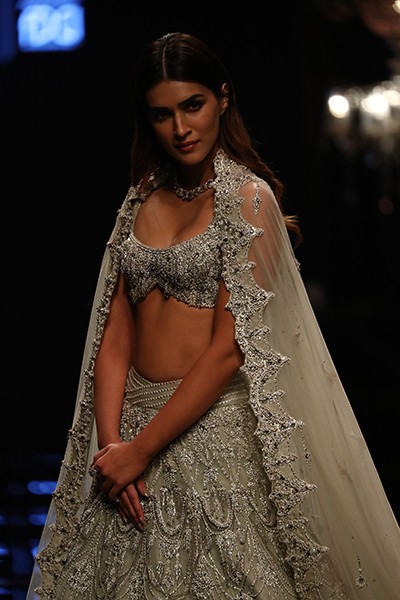 Kriti Sanon walks for designer duo Shantnu-Nikhil at Lakme Fashion Week 2022