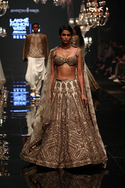 Kriti Sanon walks for designer duo Shantnu-Nikhil at Lakme Fashion Week 2022