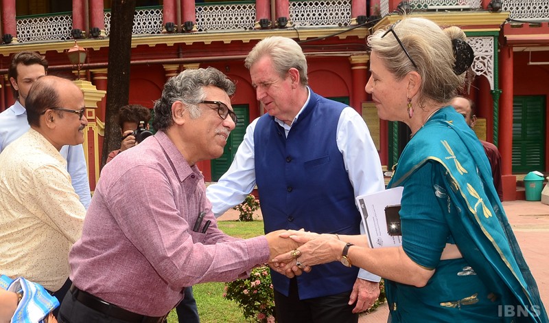 Australian High Commissioner pays tribute to Tagore at Jorasanko Thakurbari