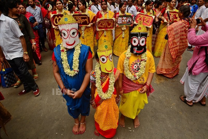 Bengal CM Mamata Banerjee joins ISKCON Ratha Yatra in Kolkata