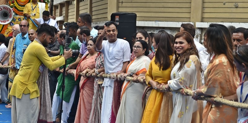 Bengal CM Mamata Banerjee joins ISKCON Ratha Yatra in Kolkata