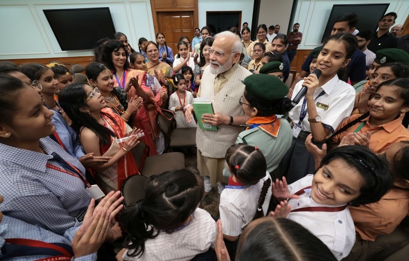 Narendra Modi celebrates Rakhi with children