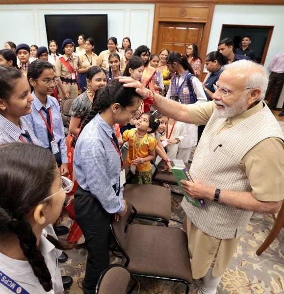 Narendra Modi celebrates Rakhi with children