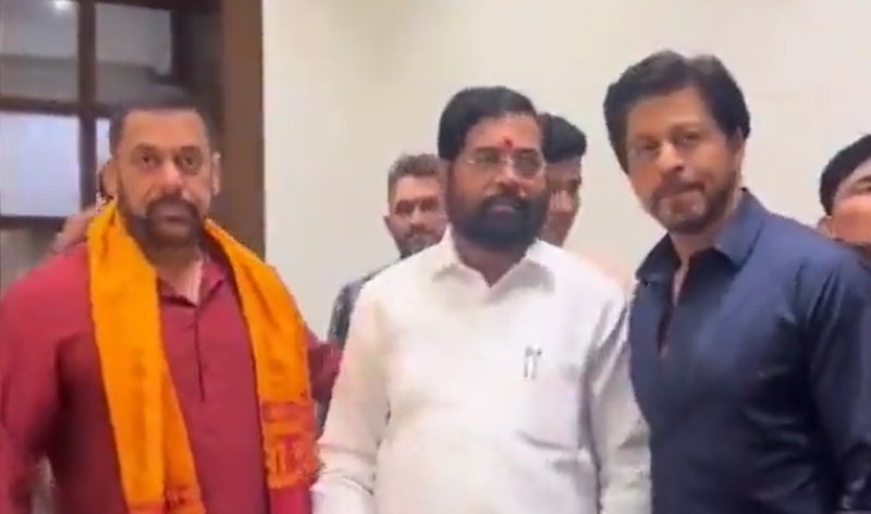 Shah Rukh Khan, Salman Khan pose together at Maharashtra CM Eknath Shinde's Ganpati festival