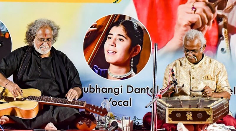 Tarun Bhattacharya, Vishwa Mohan Bhatt leave music lovers mesmerised with their electrifying performance Tarun Bhattacharya, Vishwa Mohan Bhatt leave music lovers mesmerised with their electrifying performance
